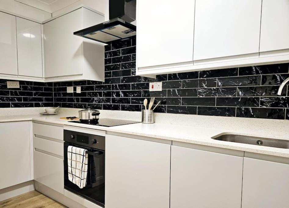Wonderful Apartment In Wembley London Exterior foto